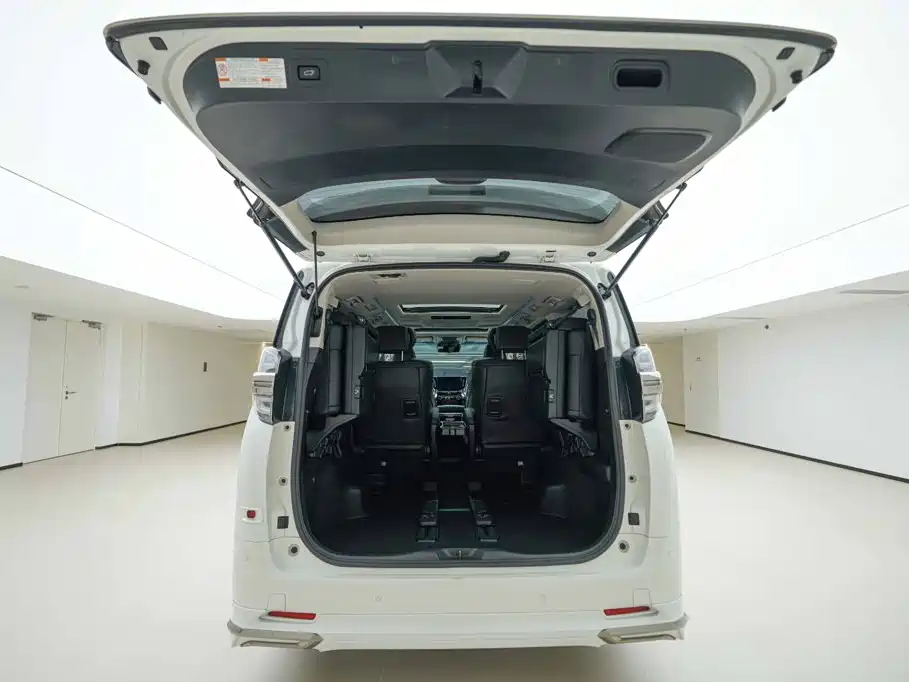 Toyota Vellfire — фото 5