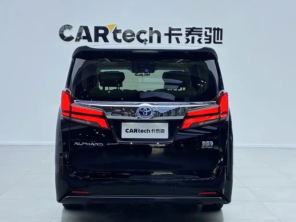 Toyota Alphard — фото 4