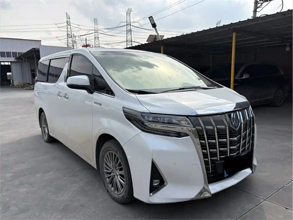 Toyota Alphard — фото 3