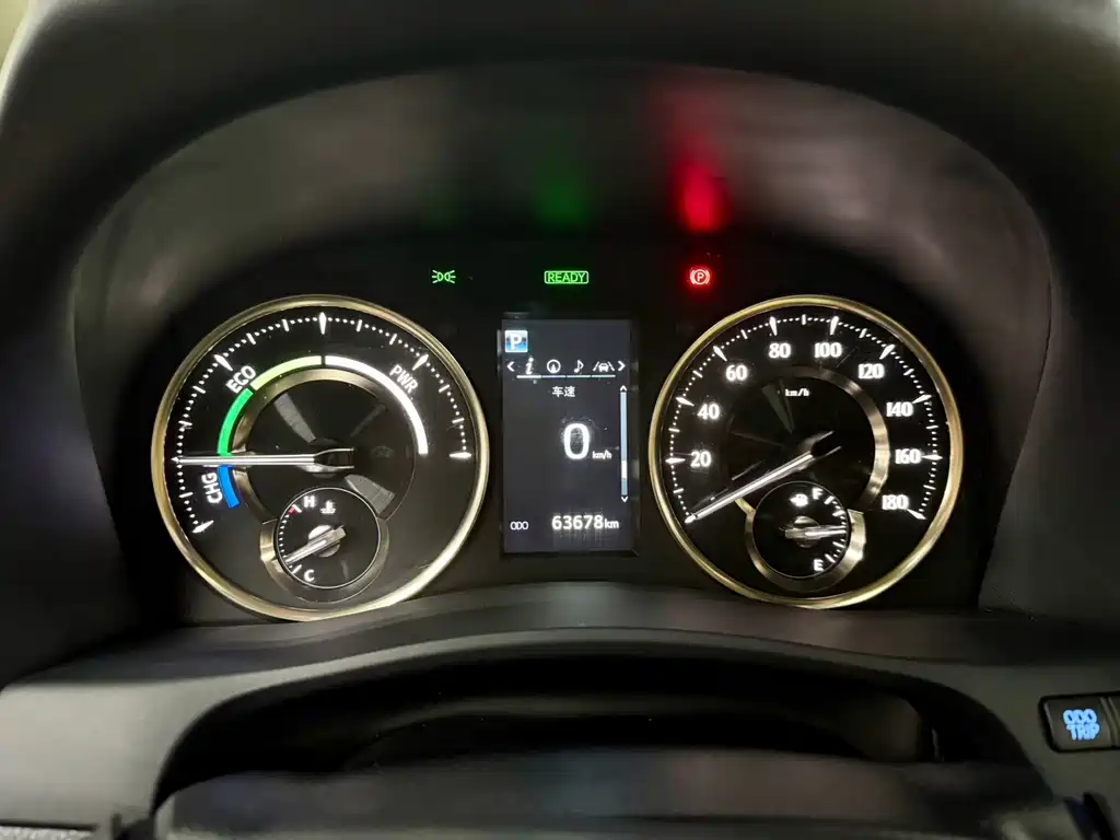 Toyota Alphard — фото 10