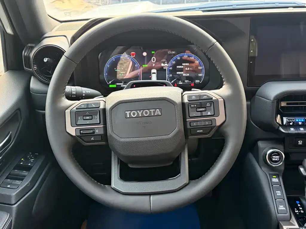 Toyota Prado — фото 14