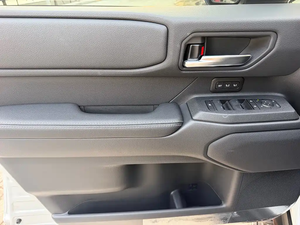 Toyota Prado — фото 9
