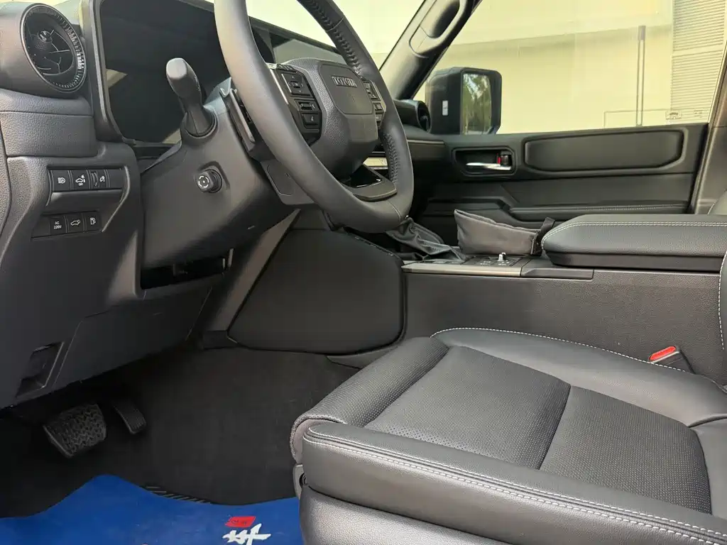 Toyota Prado — фото 10