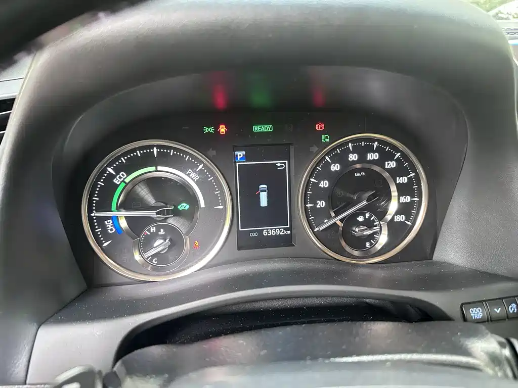 Toyota Alphard — фото 4