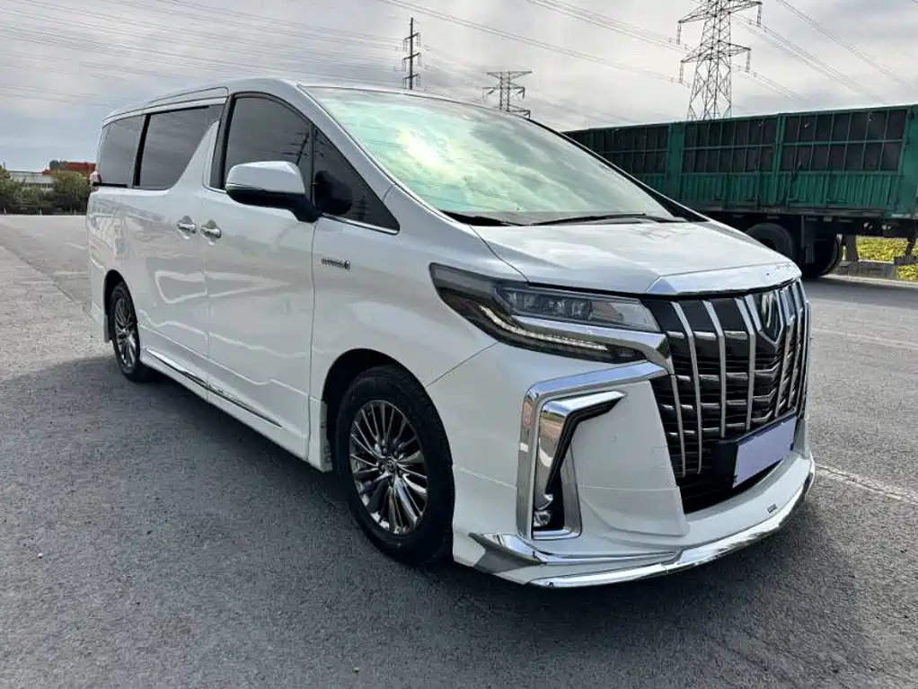 Toyota Alphard — фото 2