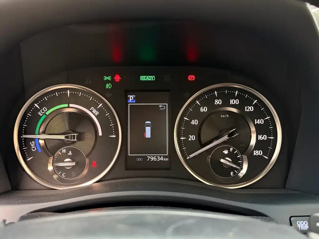 Toyota Alphard — фото 10