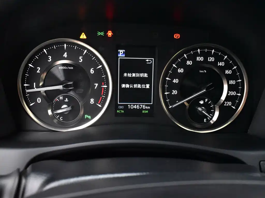 Toyota Alphard — фото 15