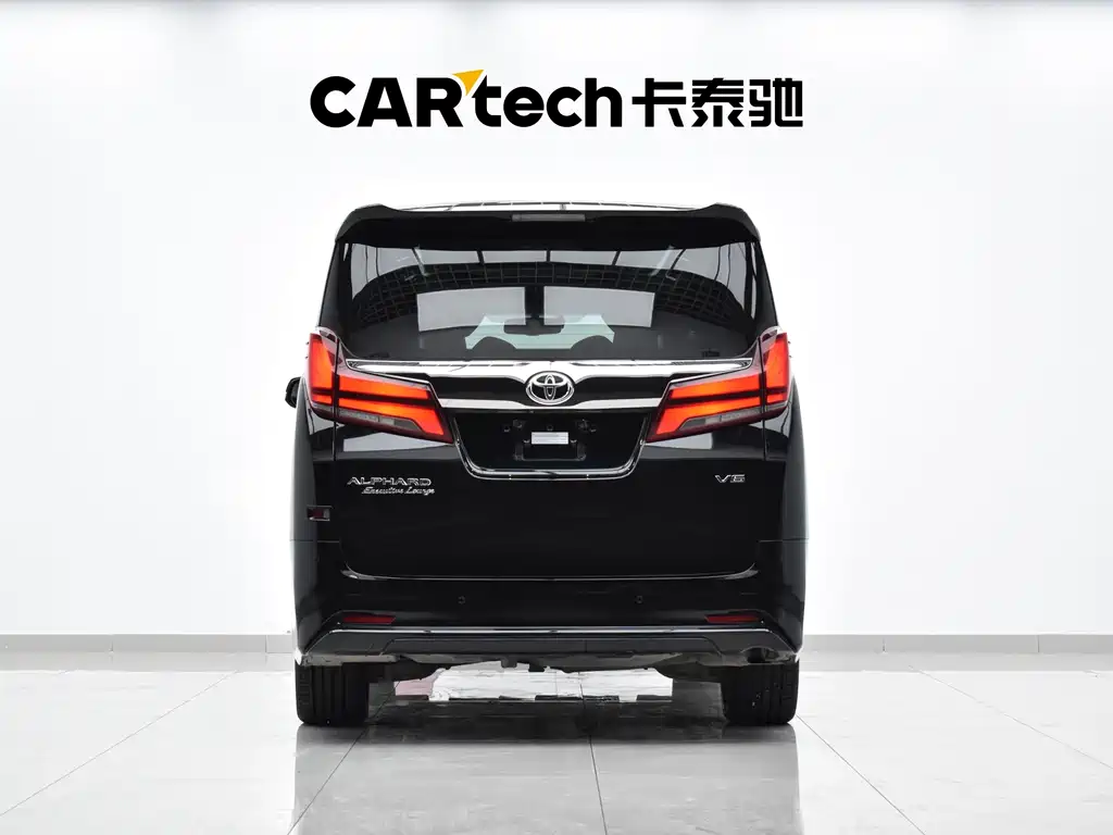 Toyota Alphard — фото 28