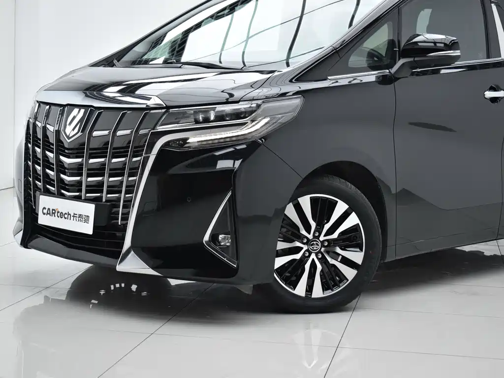 Toyota Alphard — фото 5