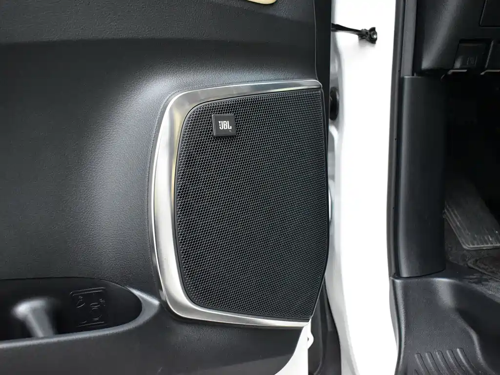 Toyota Vellfire — фото 16
