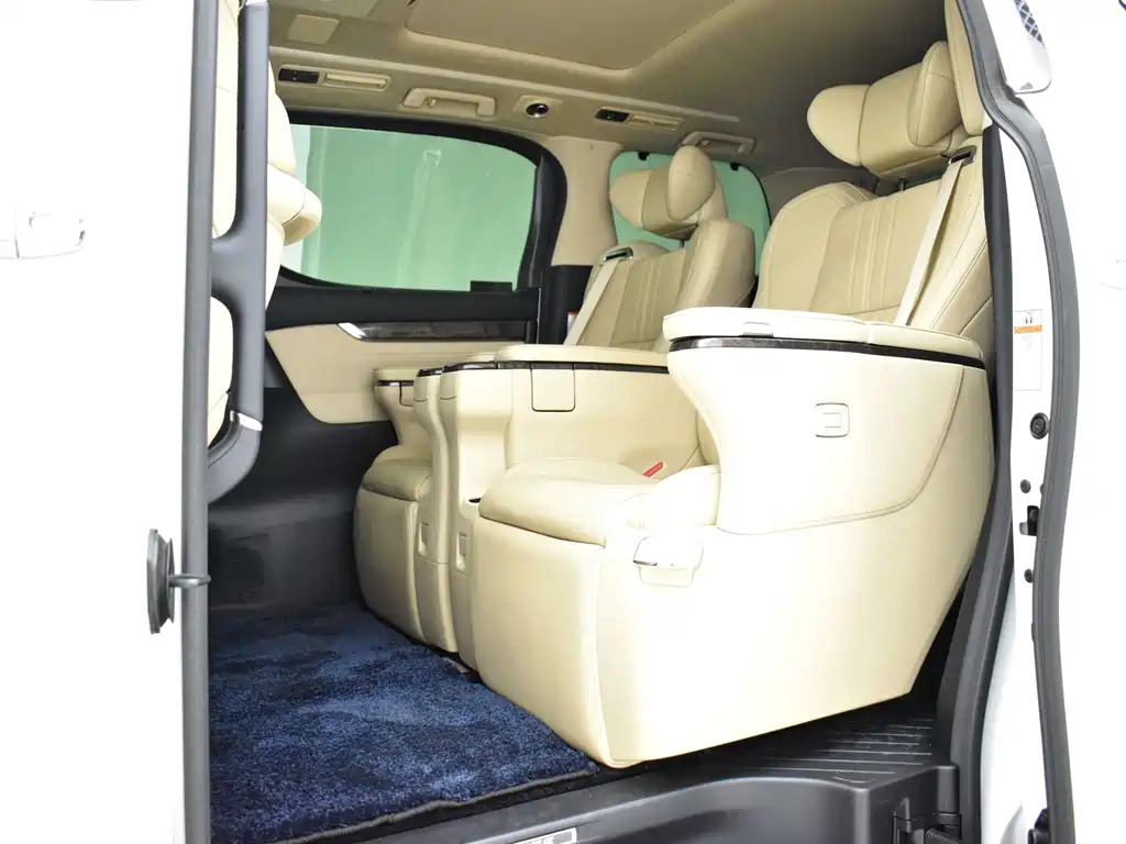 Toyota Vellfire — фото 18