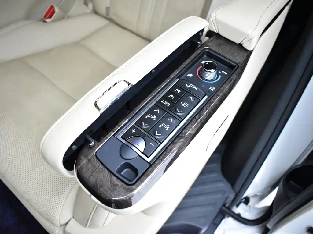 Toyota Vellfire — фото 21