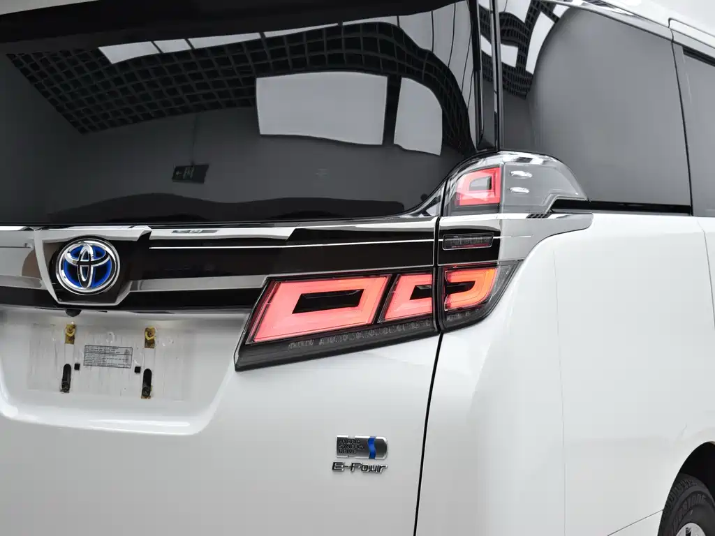Toyota Vellfire — фото 23