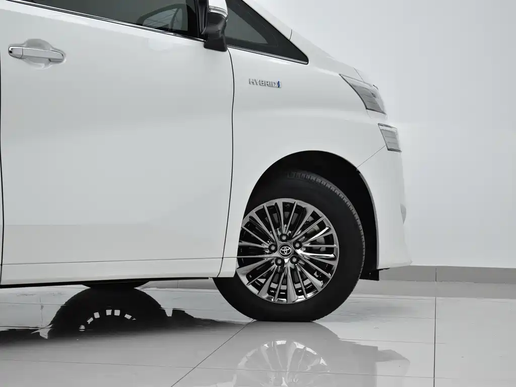 Toyota Vellfire — фото 5