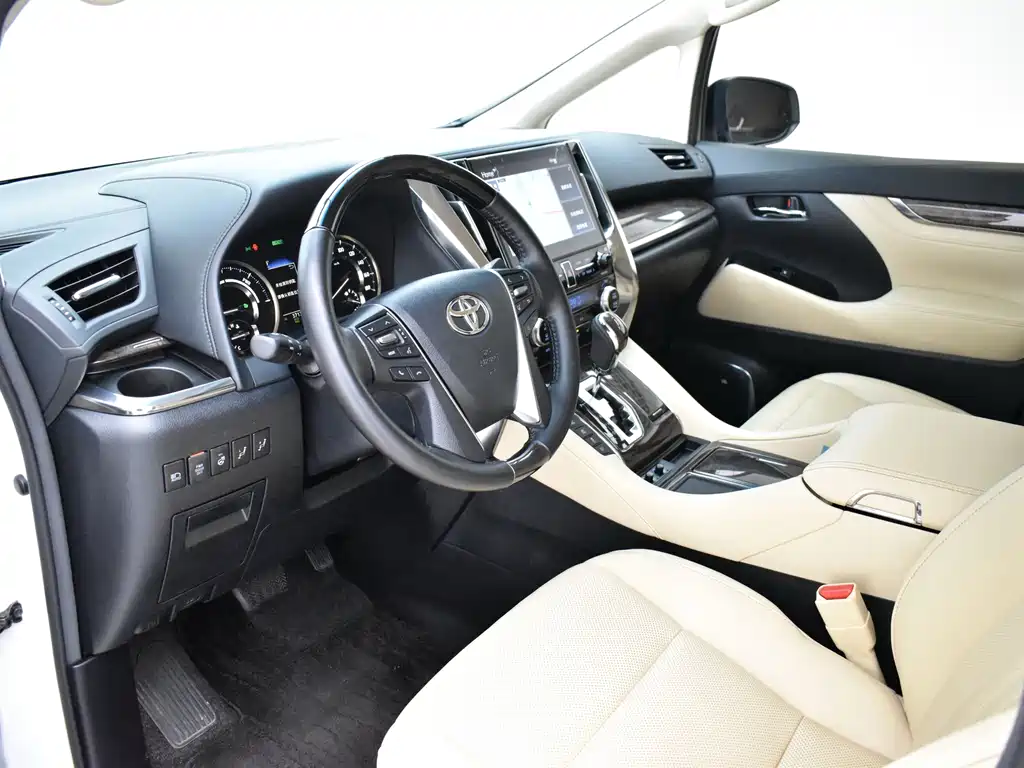 Toyota Vellfire — фото 6