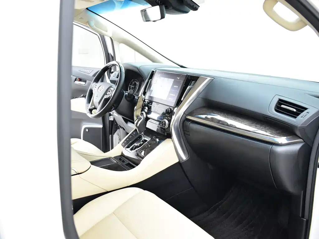 Toyota Vellfire — фото 10