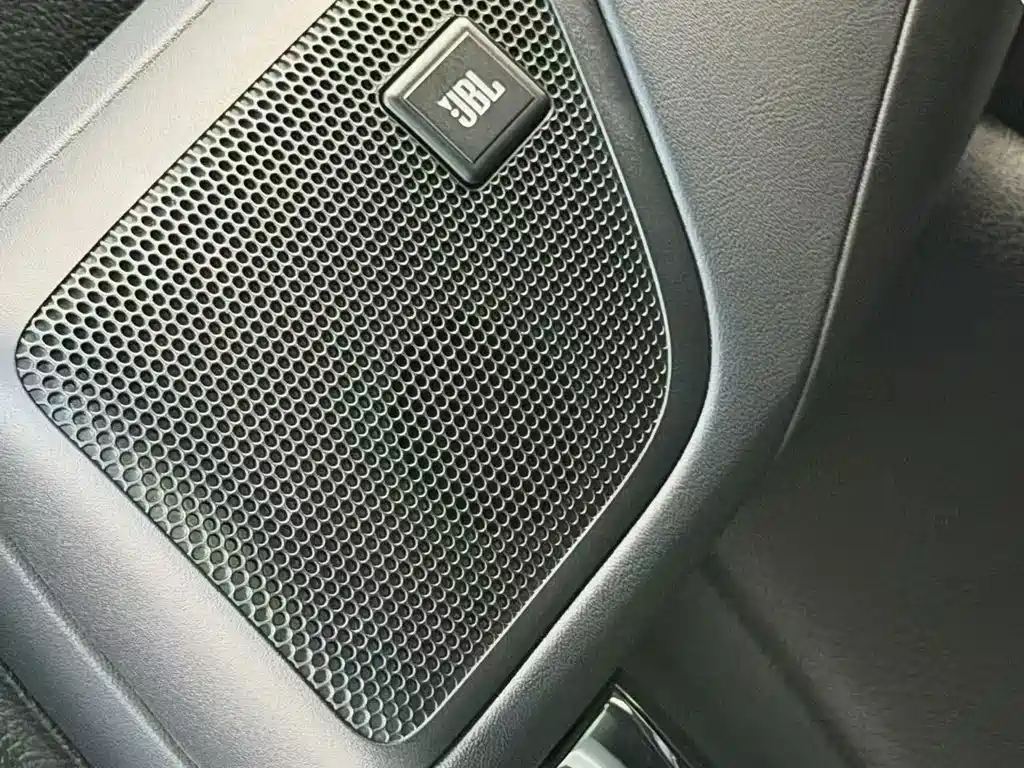 Toyota Alphard — фото 15