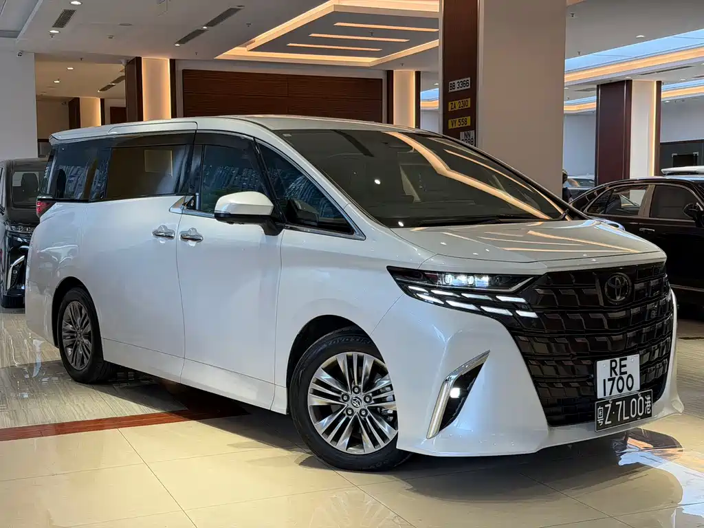 Toyota Alphard — фото 2