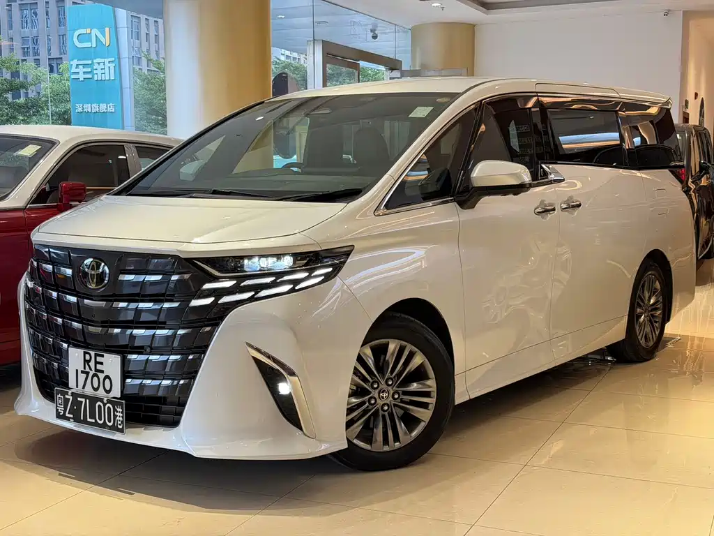 Toyota Alphard — фото 3