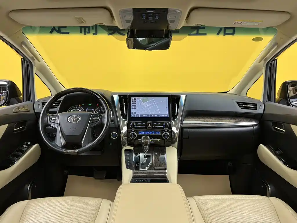 Toyota Vellfire — фото 13