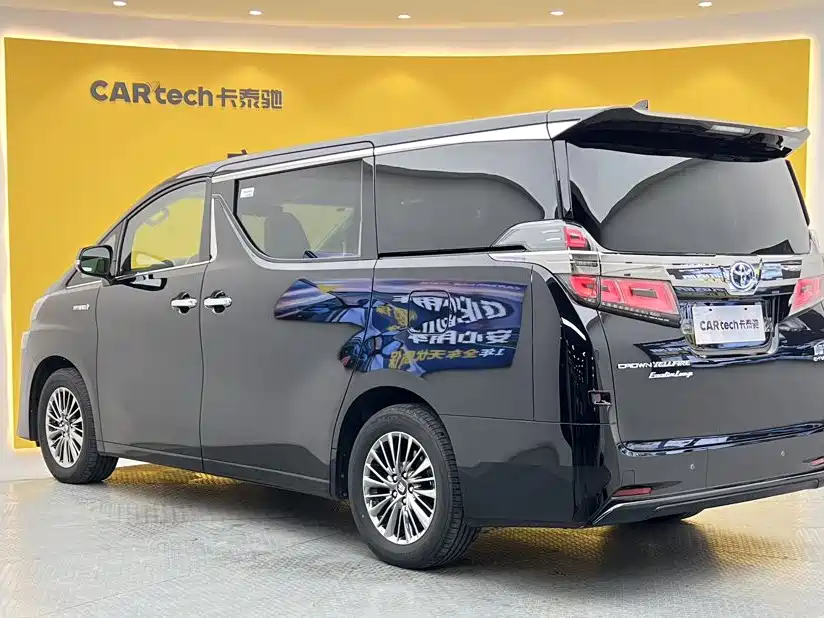 Toyota Vellfire — фото 4