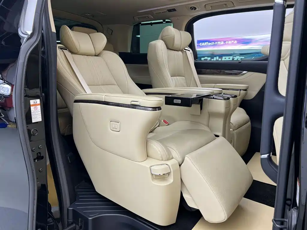 Toyota Vellfire — фото 38