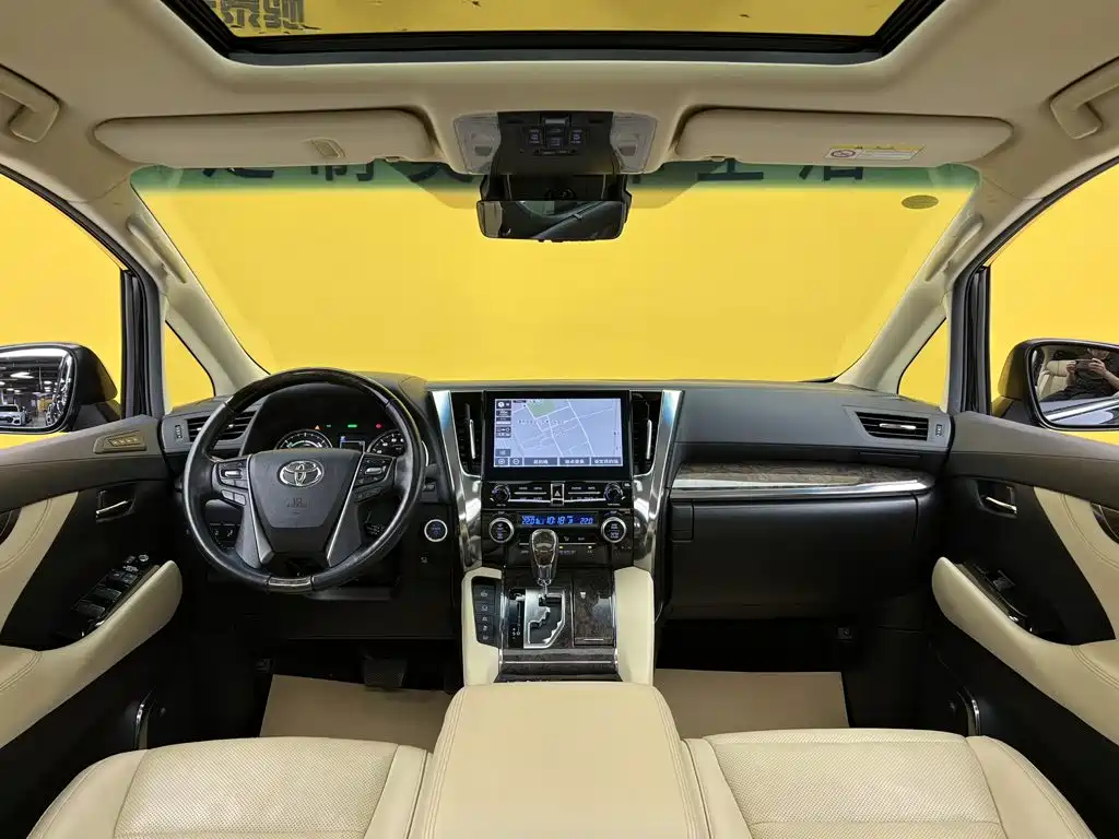 Toyota Vellfire — фото 40