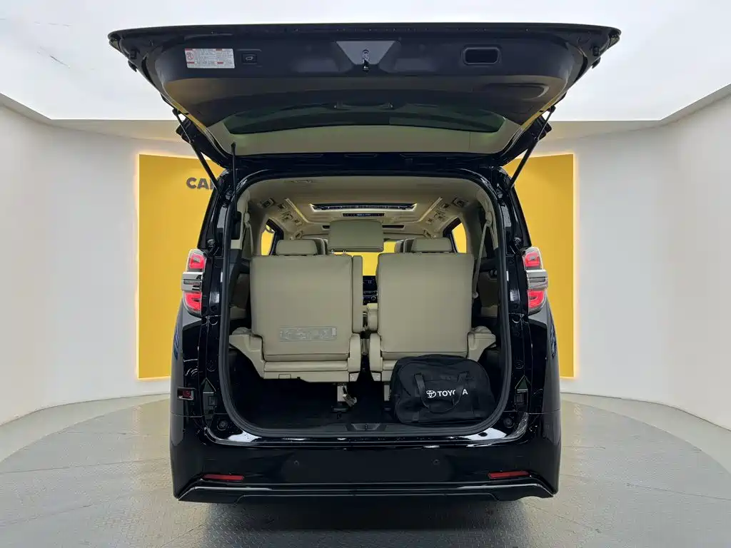 Toyota Vellfire — фото 10