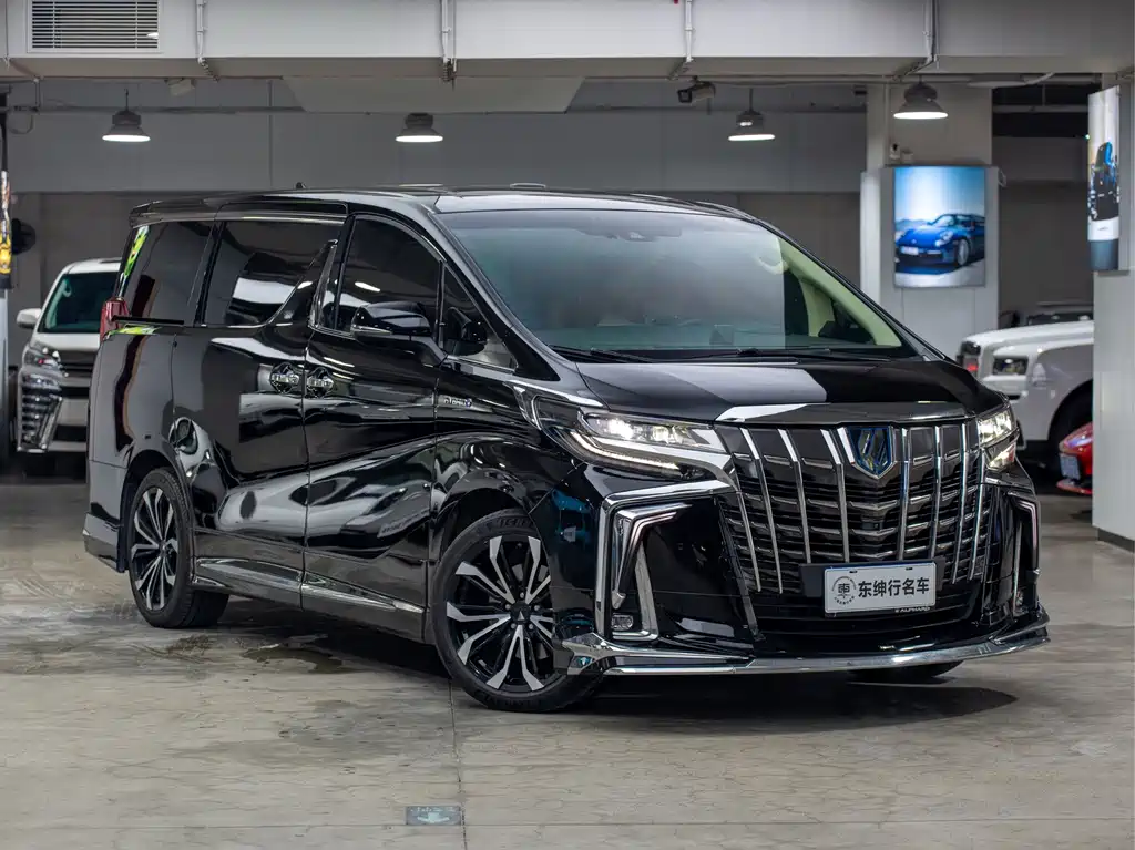Toyota Alphard — фото 3