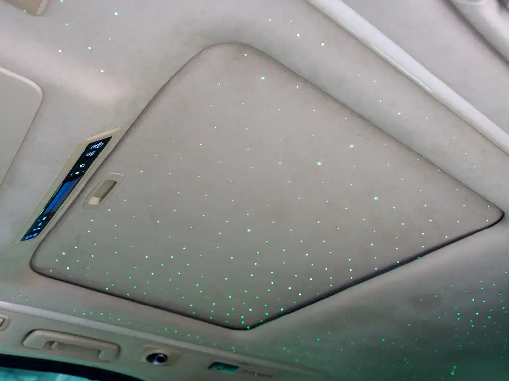 Toyota Alphard — фото 21