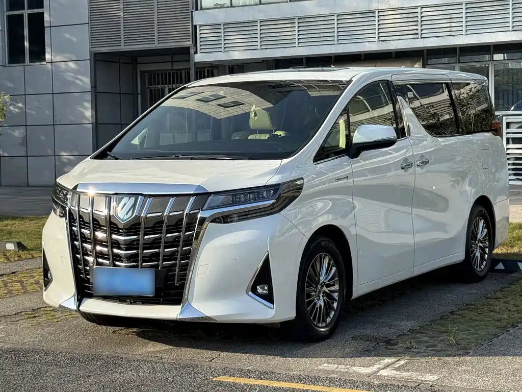 Toyota Alphard — фото 3