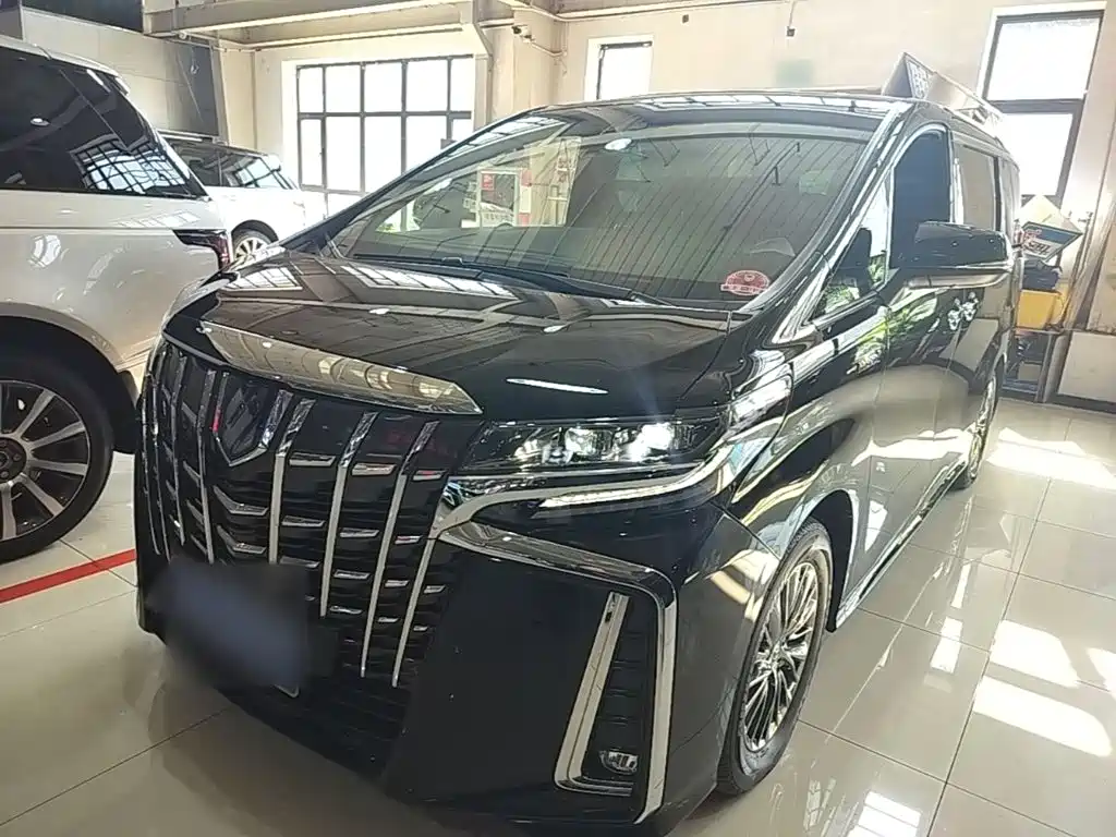 Toyota Alphard — фото 2