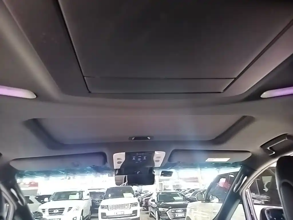Toyota Alphard — фото 18
