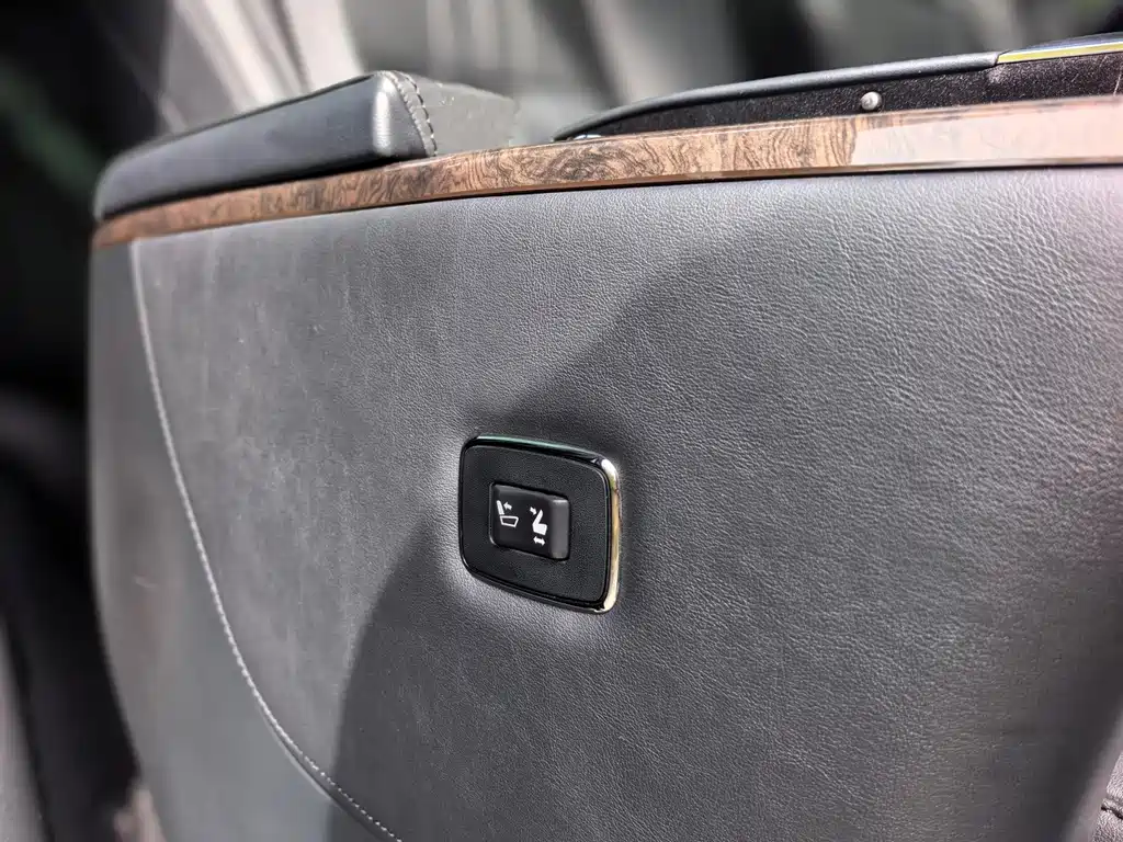 Toyota Alphard — фото 13