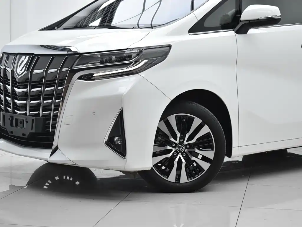 Toyota Alphard — фото 6