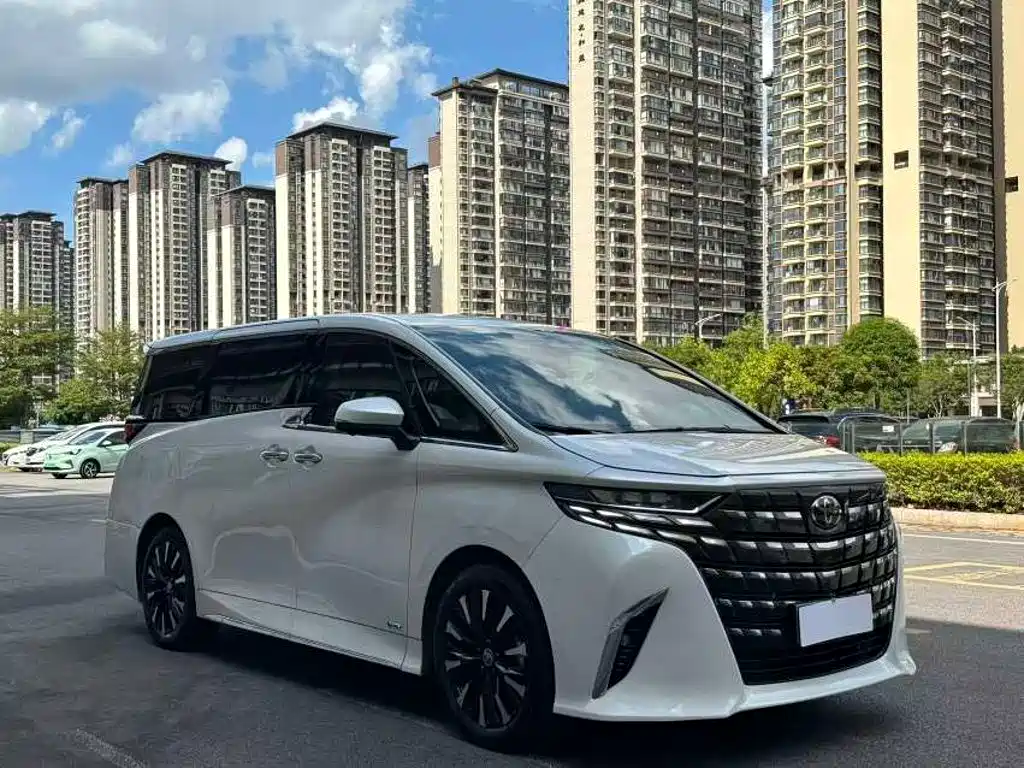 Toyota Alphard — фото 3