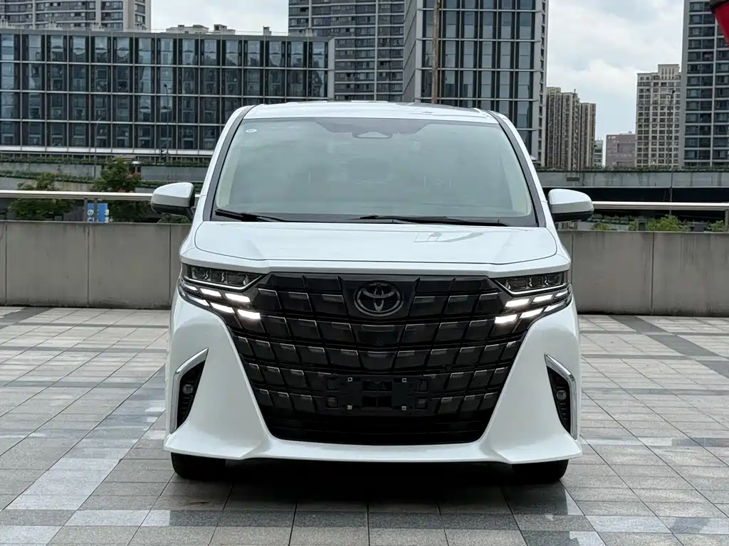 Toyota Alphard — фото 4