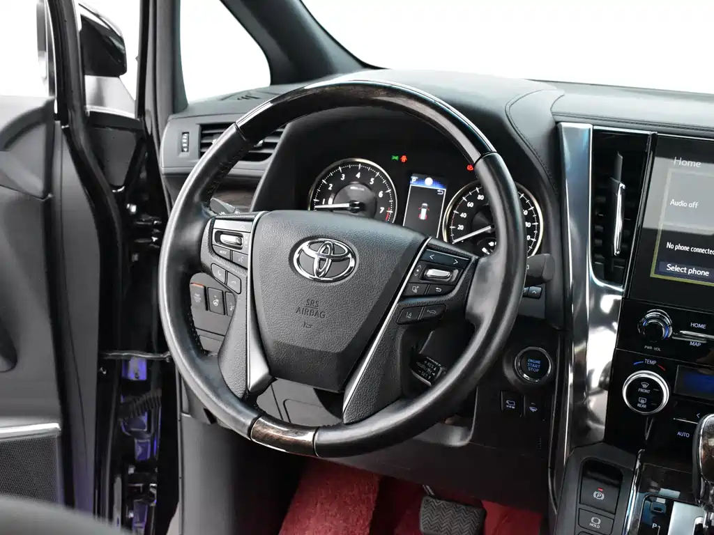 Toyota Alphard — фото 11