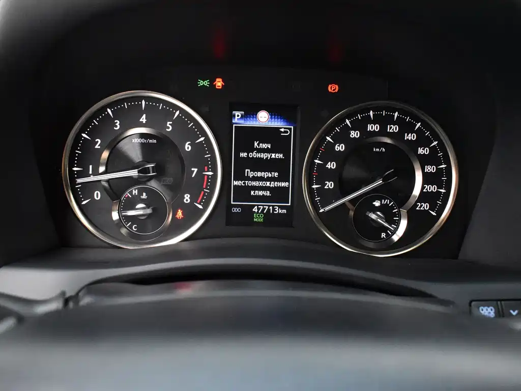 Toyota Alphard — фото 17
