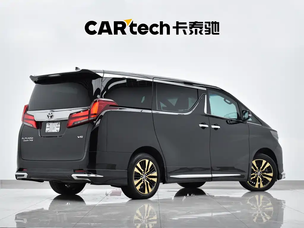 Toyota Alphard — фото 28
