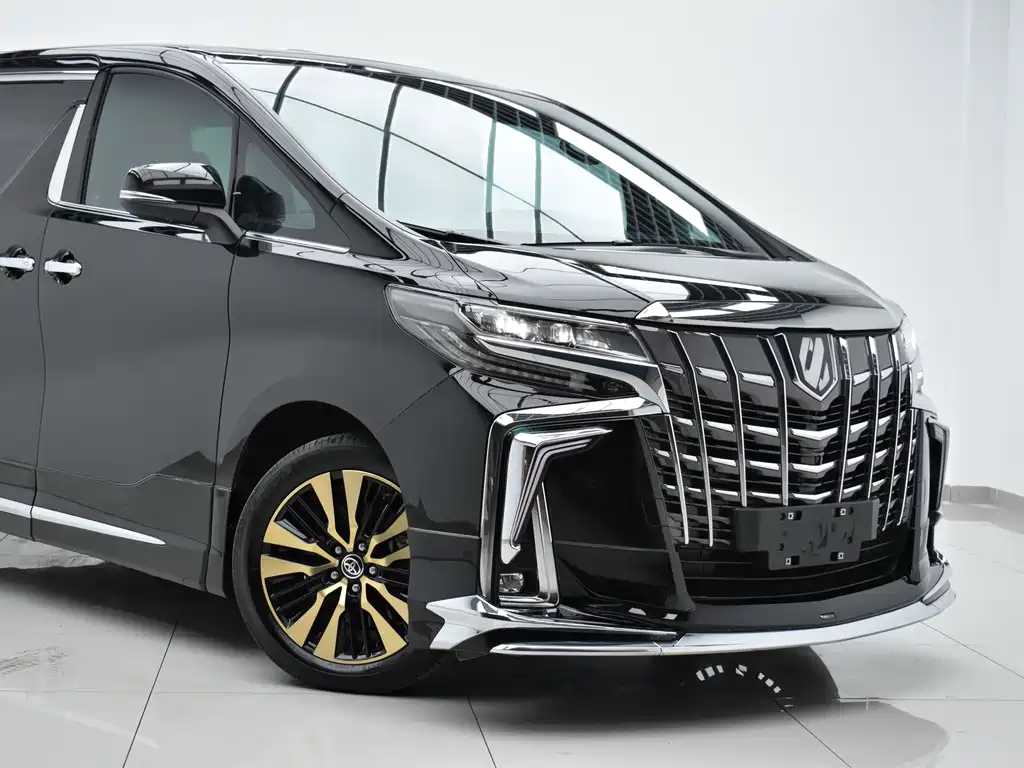 Toyota Alphard — фото 5