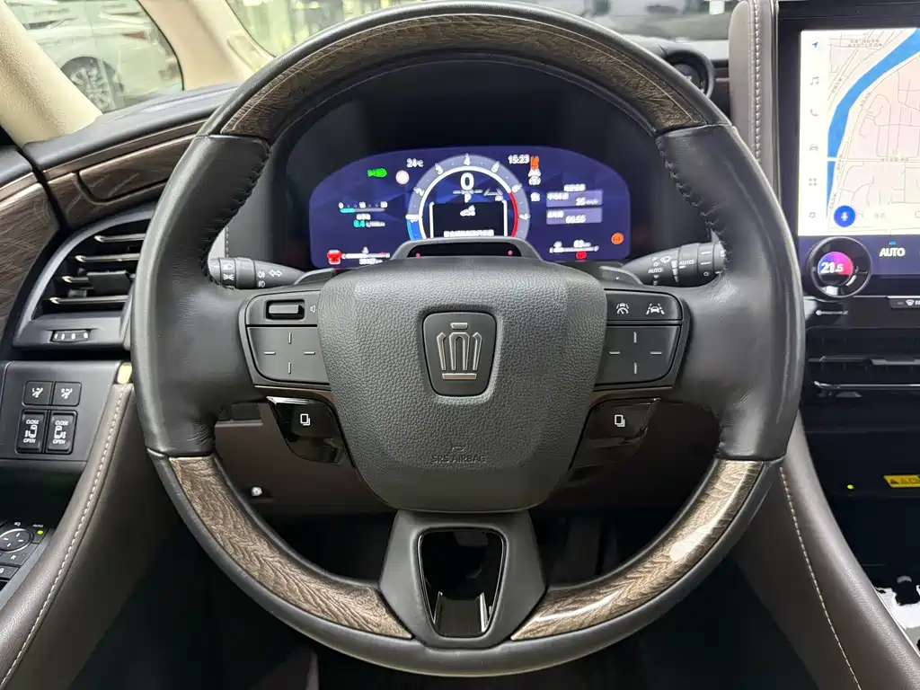 Toyota Vellfire — фото 11