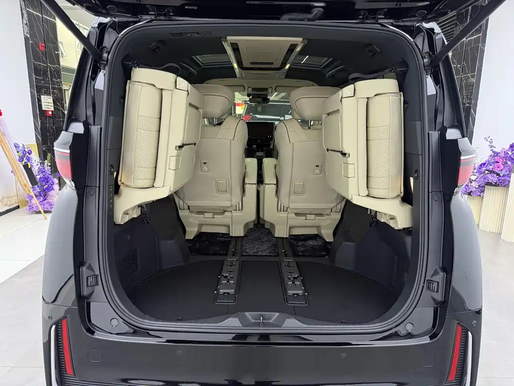 Toyota Vellfire — фото 17