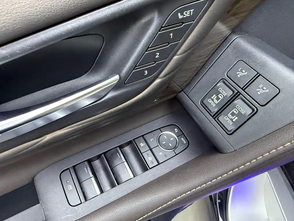 Toyota Vellfire — фото 20
