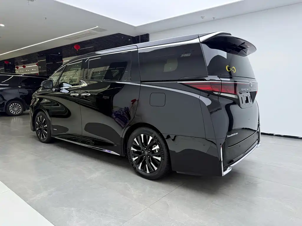 Toyota Vellfire — фото 4