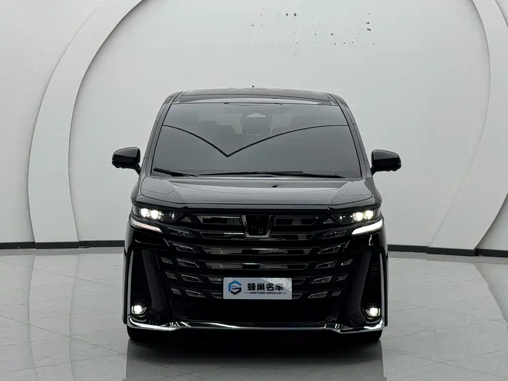 Toyota Vellfire — фото 2