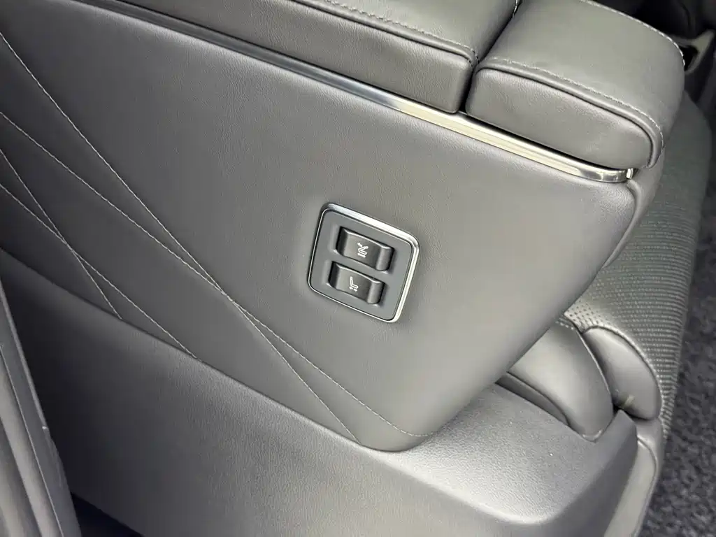 Toyota Vellfire — фото 19