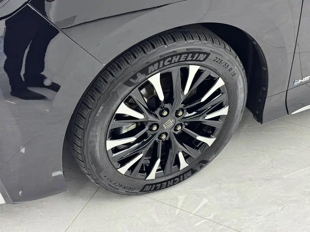 Toyota Vellfire — фото 22