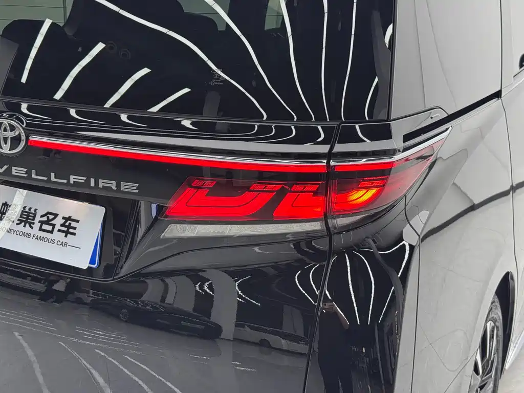 Toyota Vellfire — фото 23