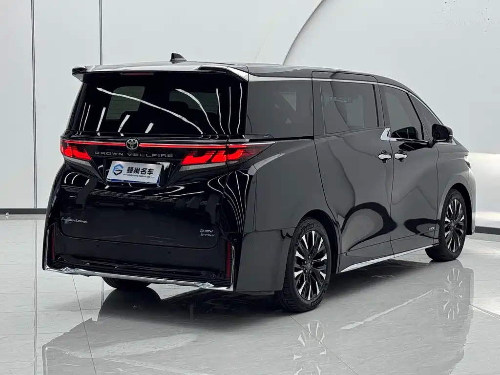 Toyota Vellfire — фото 25